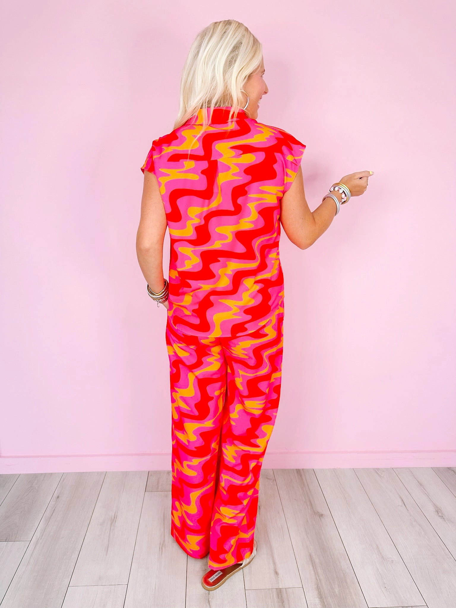 GROOVE ON THE DANCE FLOOR BUTTON UP TOP - FUCHSIA