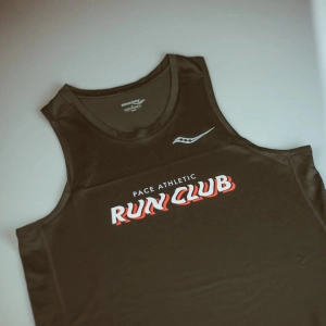 Mens Saucony x Run Club - Stopwatch Singlet - Black