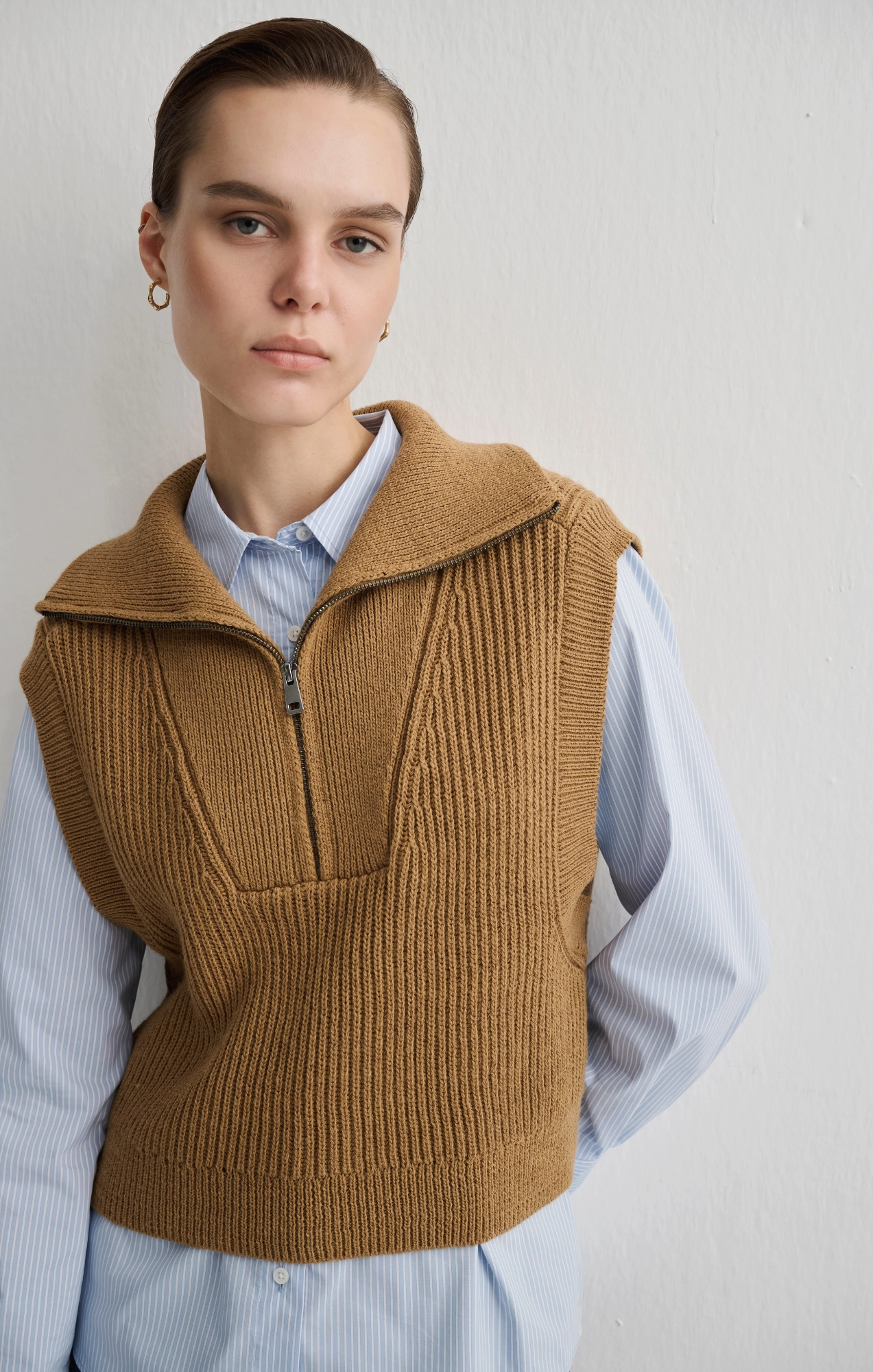 QUARTER ZIP SWEATER VEST IN TIGER'S EYE