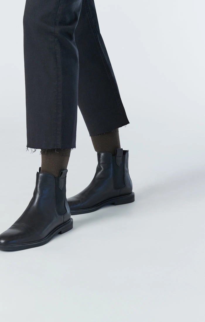 SHELIA FRONT POCKET STRAIGHT IN BLACK BEAUTY TWILL