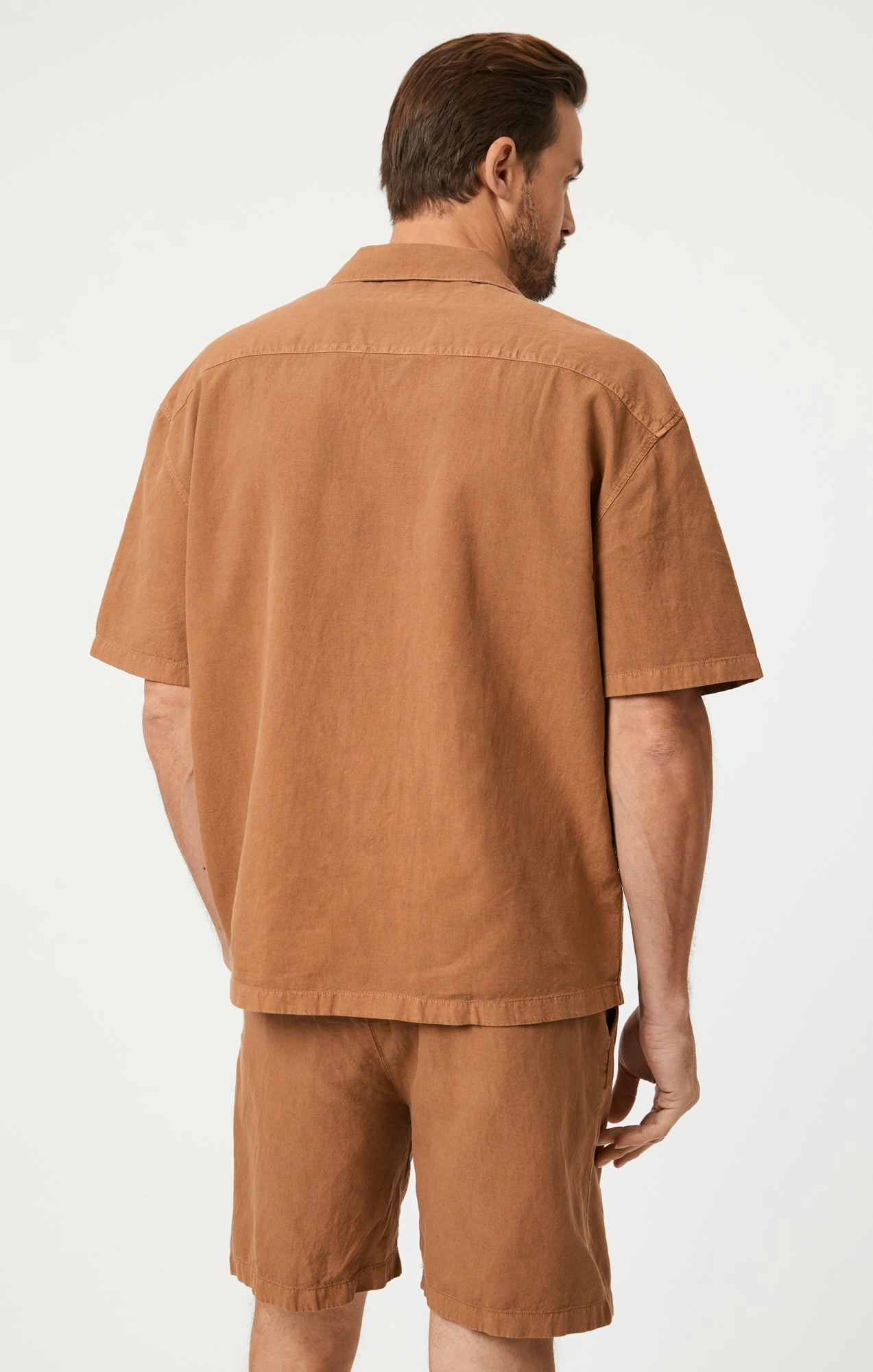 SHORT SLEEVE BUTTON-UP SHIRT IN TOASTED COCONUT