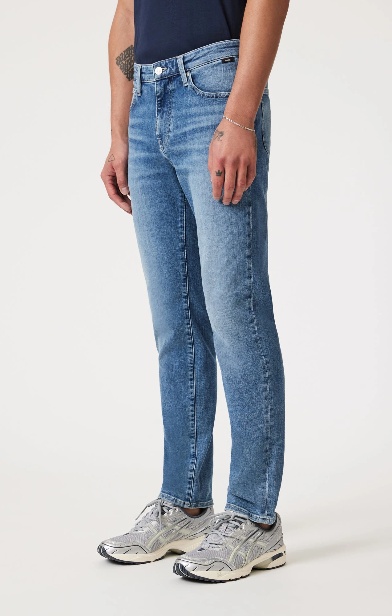 STEVE ATHLETIC FIT IN MID BRUSHED CLASSIC BLUE