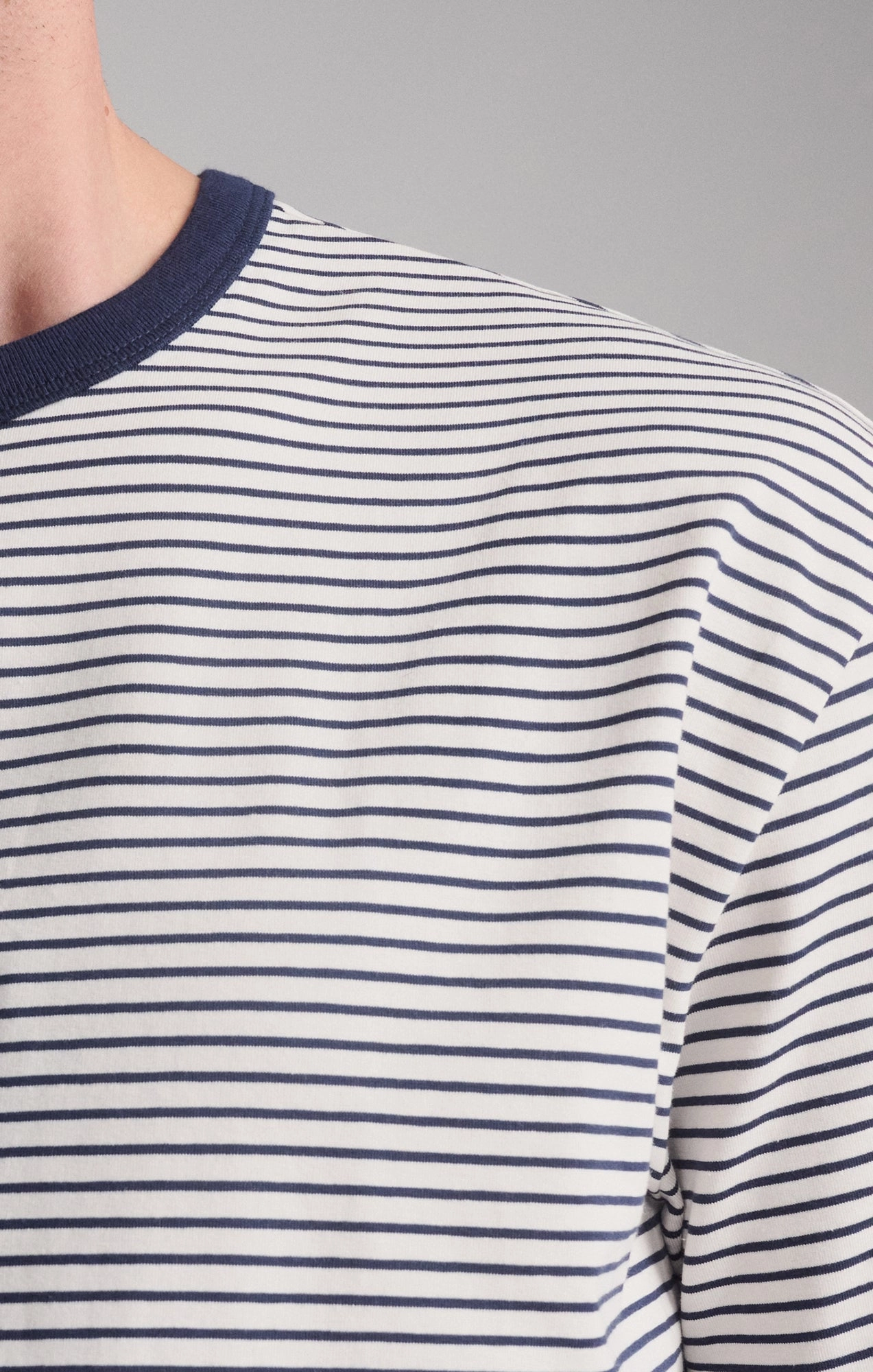 STRIPED SHORT SLEEVE CREW NECK T-SHIRT IN BLACK IRIS