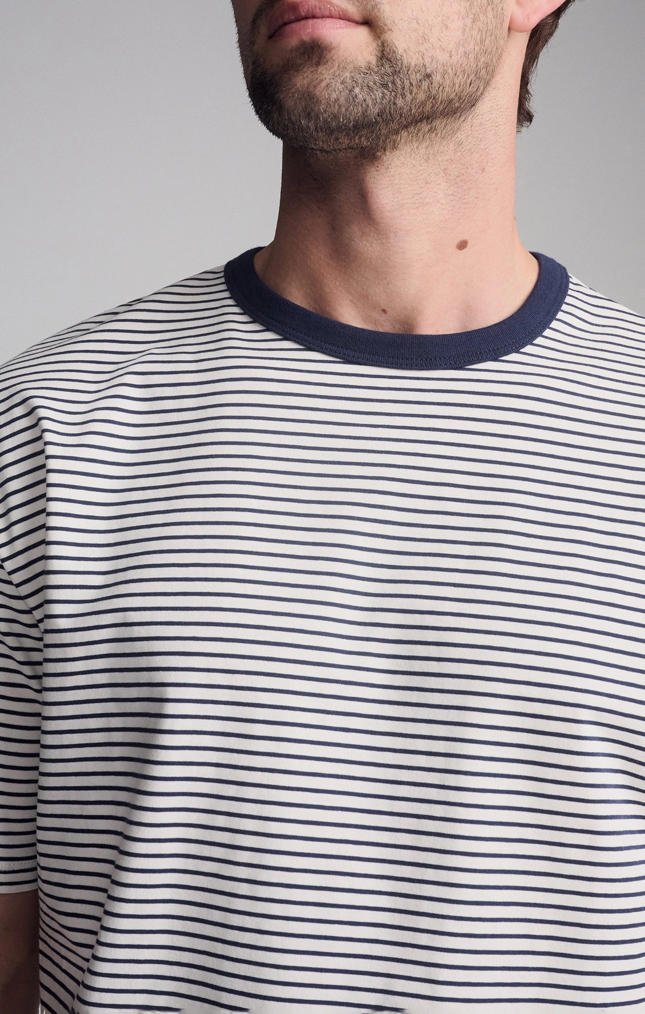 STRIPED SHORT SLEEVE CREW NECK T-SHIRT IN BLACK IRIS