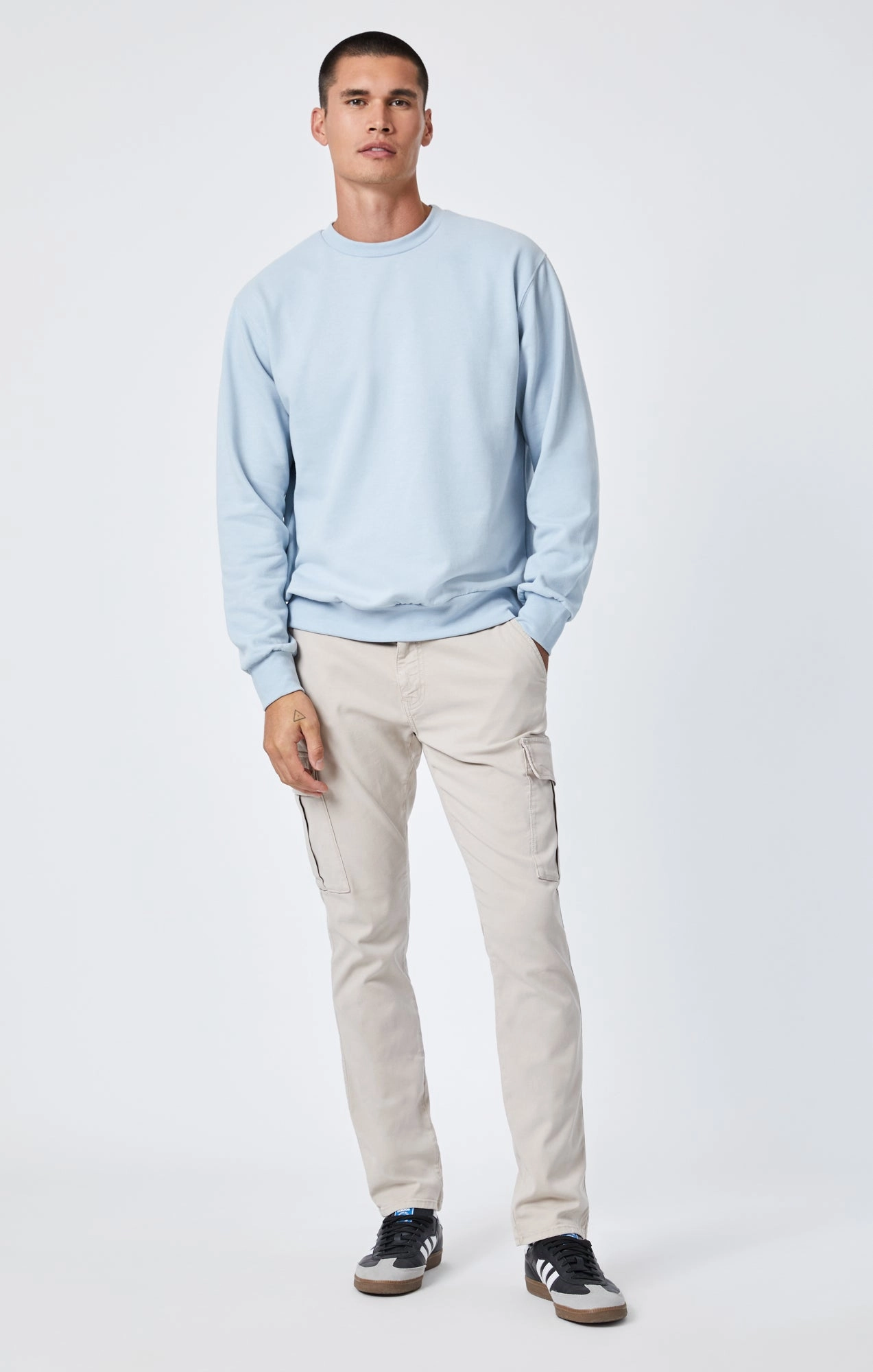 SWEATSHIRT IN CELESTIAL BLUE
