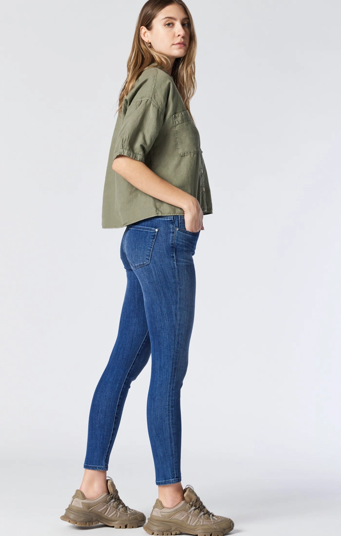 TESS SKINNY JEANS IN FOGGY BLUE SUPERSOFT CHIC