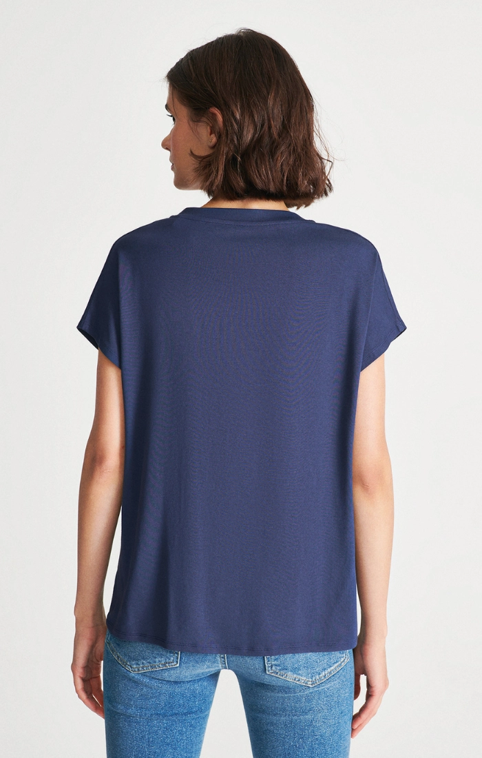 WOMEN'S BASIC V-NECK T-SHIRT IN MOOD INDIGO
