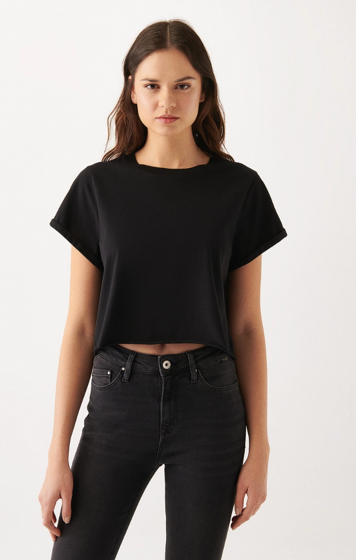 WOMEN'S SHORT SLEEVE T-SHIRT IN BLACK